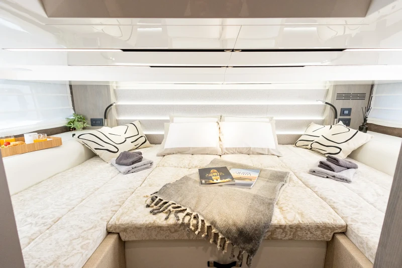 Luxury Tender Cranchi A46 bedroom