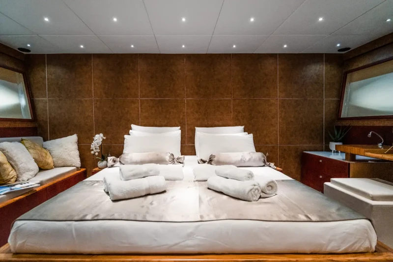 Fashion 68 Cantiere Navale king size bed