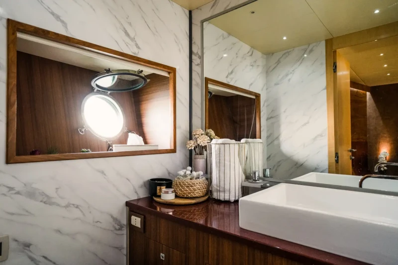 Fashion 68 Cantiere Navale bathroom and sink