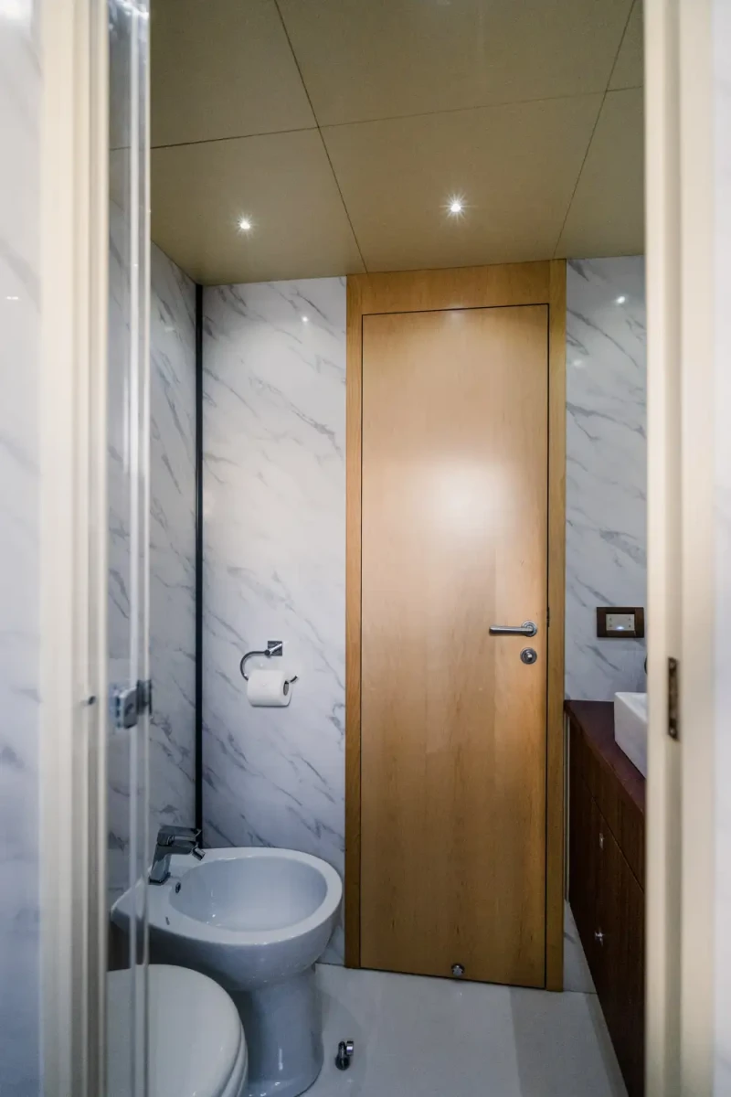Fashion 68 Cantiere Navale bathroom full view