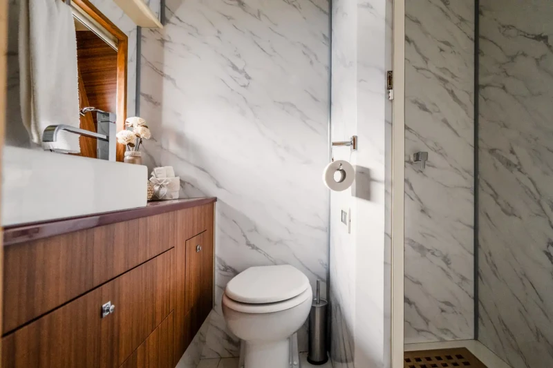 Fashion 68 Cantiere Navale shower and bathroom