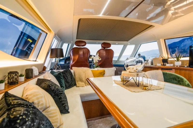 Fashion 68 Cantiere Navale dining room