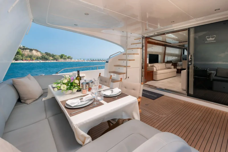Princess 72 exterior dining tables