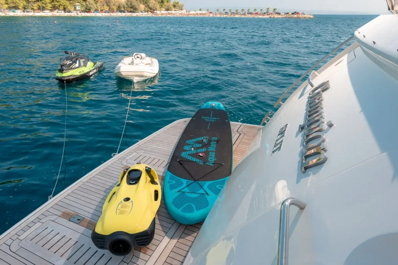 Princess 72, wakeboard, jet ski and speed boat