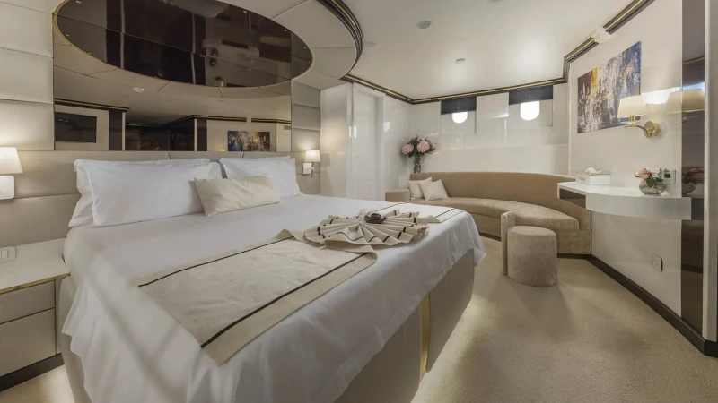 Custom Line 143 Aurum Sky bedroom, king size bed