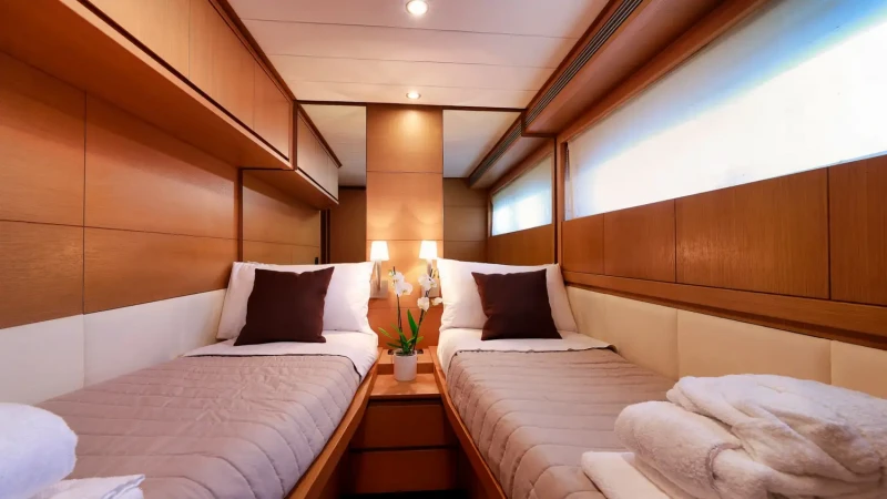Filippetti Yacht Lukas, bedroom with 2 beds