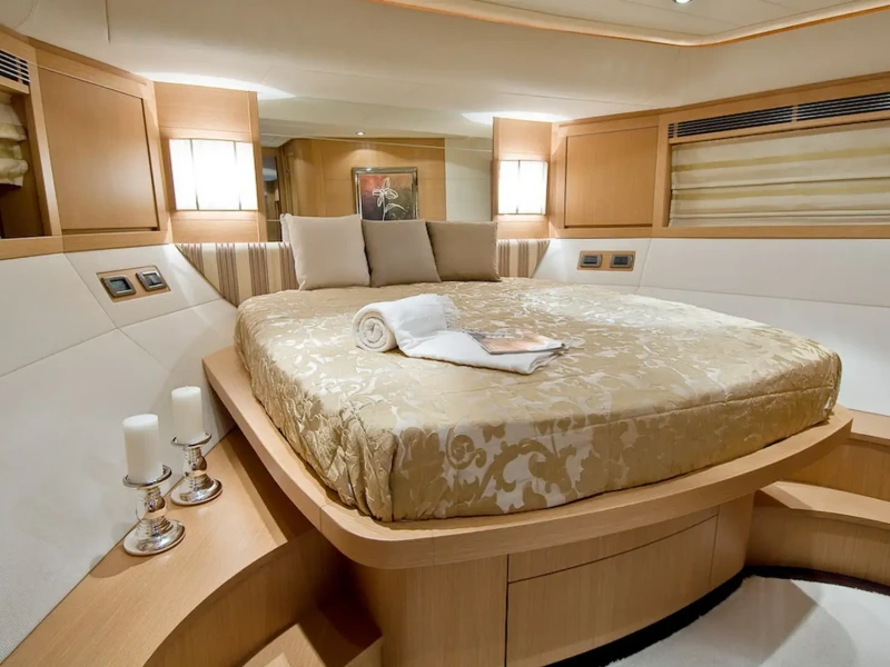 Filippetti Yacht Lukas, bedroom, king size bed