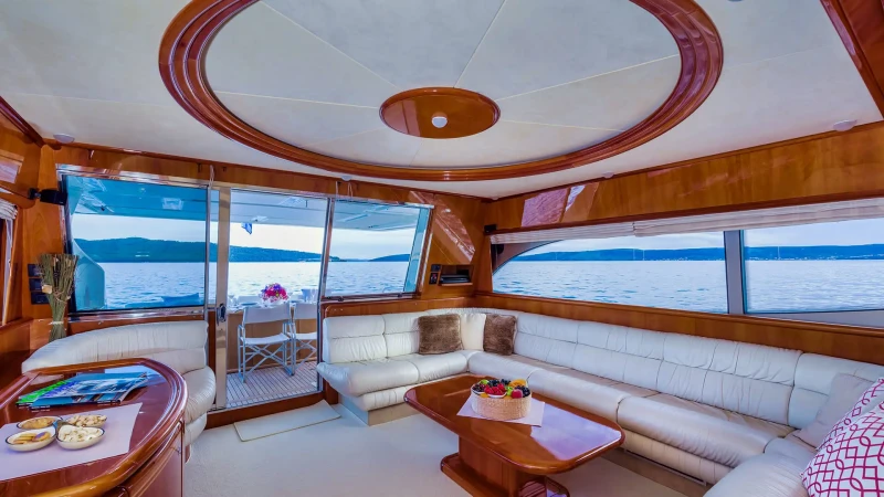 Ferretti Yacht 730 Marino interior