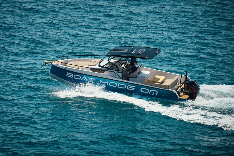 Boat Mode speed boat driving in Adriatic