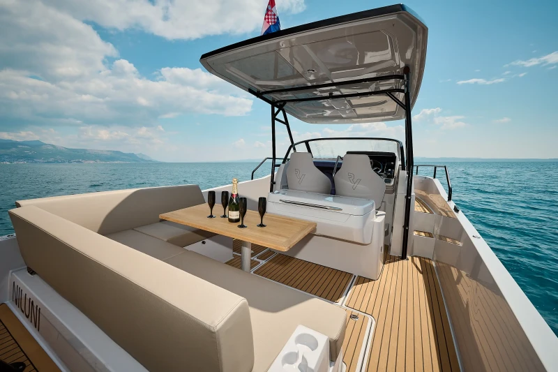 Boat Mode speed boat table and Monet