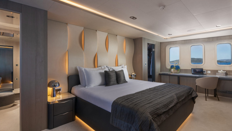 Cozy and inviting yacht bedroom