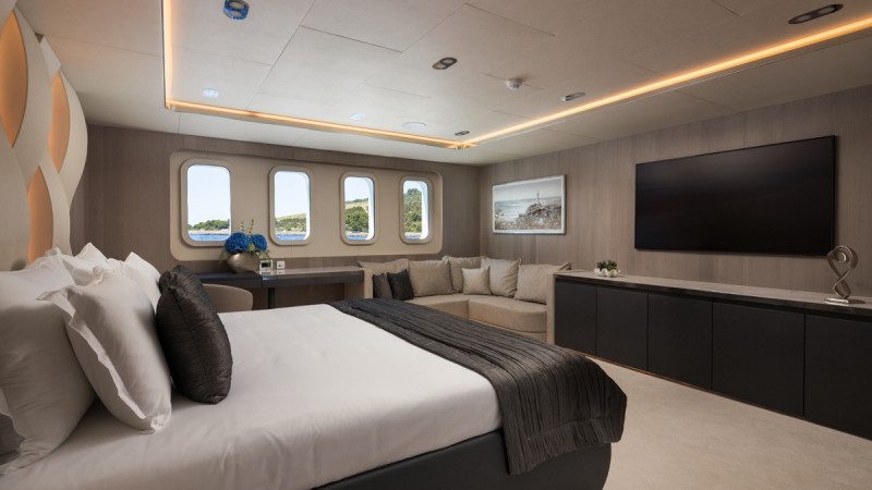 Double bed cabin with ocean view